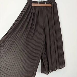 Pleated Olive Green Capri Fits Sz Small - Pleated Wide-Leg